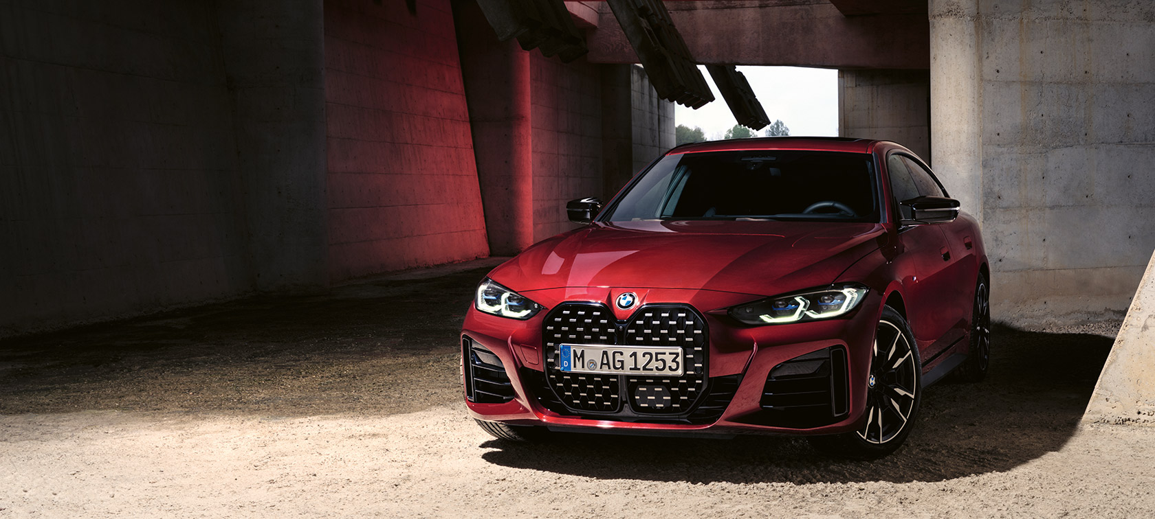 BMW 4 Series Gran Coupé G26 BMW Individual Aventurine Red metallic three-quarter front view